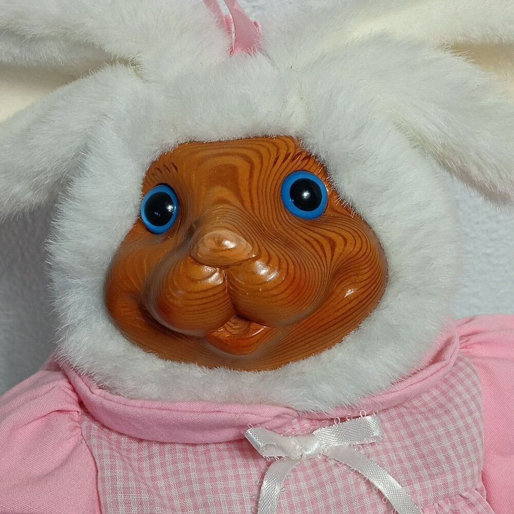 Robert Raikes Collectibles Paulette Rabbit AAA 1719/3500 Easter Bunny Wood Face